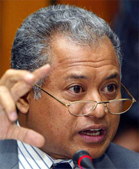 OPEC President Purnomo Yusgiantoro speaks at a news conference in Jakarta