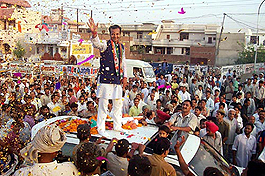 Newly elected Congress MP from Kurukshetra Lok Sabha seat Naveen Jindal acknowledges greetings of his supporters on Sunday. 