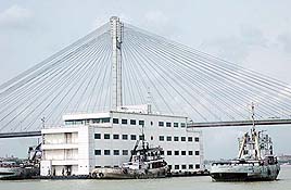 India's first four-star floating hotel crosses underneath the Vidyasagar Setu 