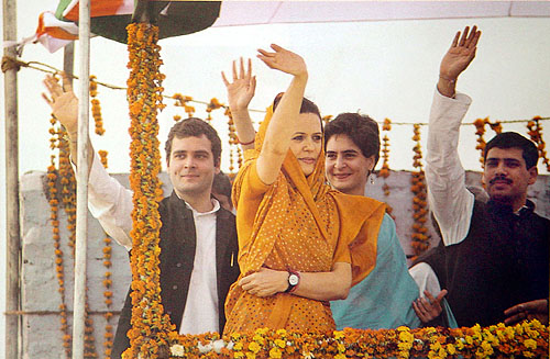 Rahul and Priyanka flank their mother during the election campaign.