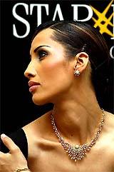 Model Jackie Shetty displays a bridal wear jewellery set