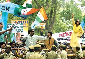 Activists of NSUI protest outside the residence of Congress President Sonia Gandhi in the Capital on Wednesday