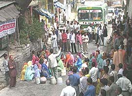 Irate residents block traffic at Jhaniari Devi