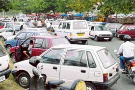 Traffic bottleneck created due to Apni Mandi in Sector 33, Chandigarh