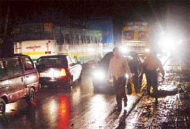 There was a traffic jam on the Chandigarh-Ambala highway near Zirakpur due to rain on Sunday evening