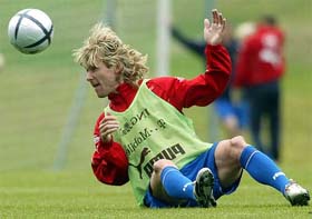 Czech national soccer team midfielder Pavel Nedved of Juventus Torino heads a ball during his team's practice session in the West Austrian city of Seefeld near Innsbruck