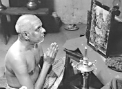 A still from Nizhalkkuthu
