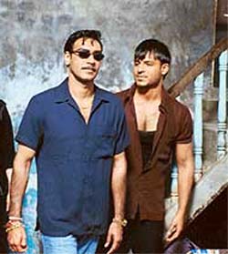 Ajay Devgan and Vivek Oberoi in Company