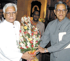 Lieutenant Governor-designate Banwari Lal Joshi calls on Union Minister of External Affairs Natwar Singh at the latters residence.