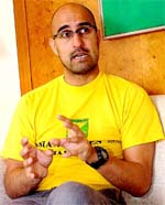 Hari Kunzru: I usually write the entire day