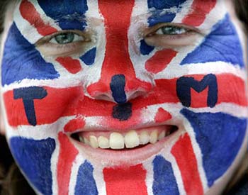 A fan of Britain's Tim Henman shows her support