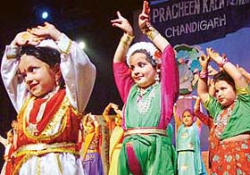 Children perform at the concluding function of the production-oriented workshop