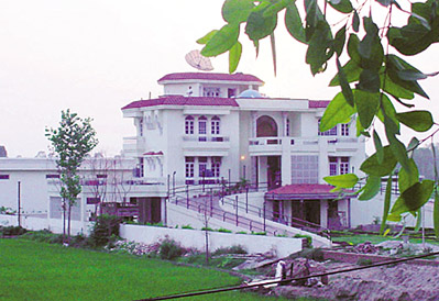 Harinder Pal Singhs sprawling mansion along the Ludhiana-Jalandhar highway.