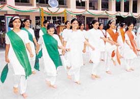 Students of Apeejay School perform at I-Day celebrations
