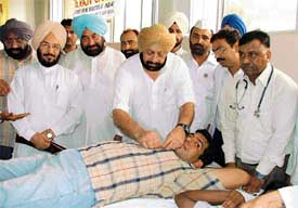 The Punjab Chief Minister, Capt Amarinder Singh, at a blood donation camp organised to mark the 60th birth anniversary of former Prime Minister Rajiv Gandhi at a state-level function