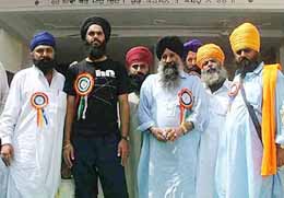 Some of the Pakistani Hindus who joined the Sikh fold recently would meet the Jathedar of Akal Takht in Amritsar to seek guidance for maintaining maryada in gurdwaras in Pakistan.