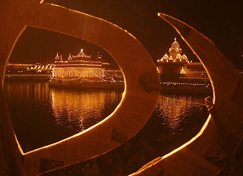 An illuminated Golden Temple ahead of the quadricentennial celebrations