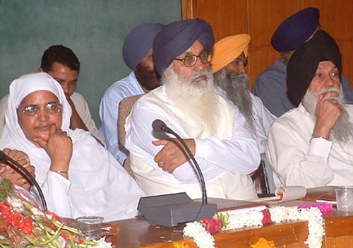 Former Chief Minister and SAD President Parkash Singh Badal flanked by former SGPC chief Bibi Jagir Kaur and Capt. Kanwaljit Singh attending a seminar