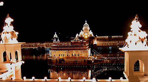 An illuminated Golden Temple during the quadricentennial celebrations of the installation