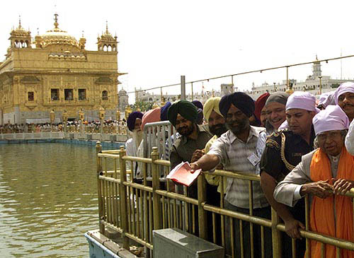 President A. P. J. Abdul Kalam during his visit to the Golden Temple