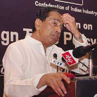 Union Minister of Commerce and Industry Kamal Nath addresses CII members at a session on Foreign Trade Policy, 2004-09 in New Delhi 