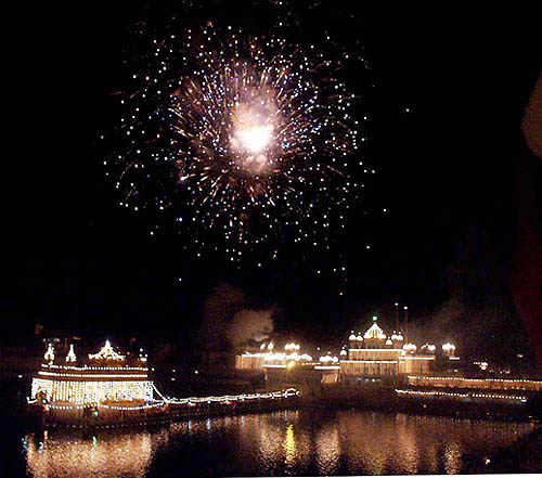 Amritsar sky over the Golden Temple is illuminated on the last day of the quadricentennial celebrations.