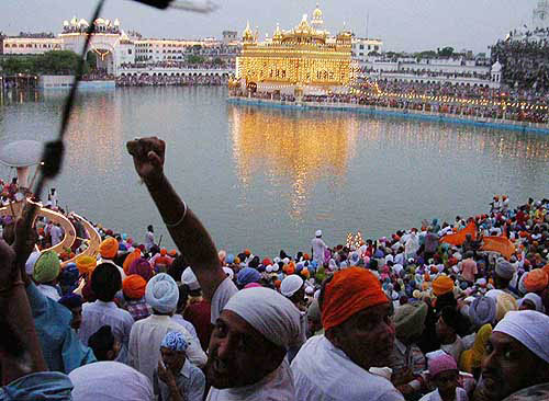 Devotees congregate at the Golden Temple on Spetember 1  for the quadricentennial celebrations.