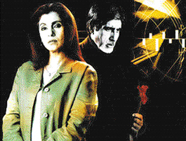 Dimple Kapadia and Amitabh Bachchan in 'Hum Kaun Hai'