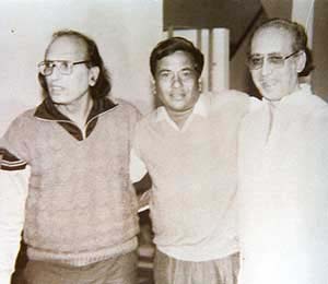 Parveen Kumar Ashk with Bashir Badr and Nida Fazli on the occasion of release of his second anthology Chandni ke Khatoot