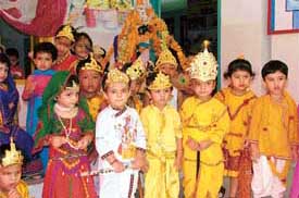 Students of Holly Hock Nursery School dress up as Radha and Krishna 