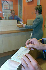 Young couples are still keen on marriage but they are keeping their bank accounts separate, according to a study.