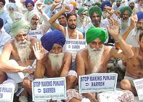 Farmers from Punjab under the banner of Bharti Kisan Union demonstrate against the SYL Canal on Parliament Street in New Delhi on Wednesday.