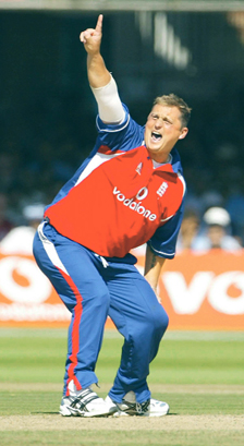 Darren Gough became the first England bowler to take 200 wickets in one-dayers. 