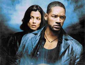 Bridget Moynahan and Will Smith in "I, Robot"