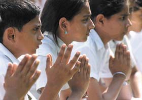 Schoolchildren at Gandhi Smriti praying for Beslan victims in the Capital