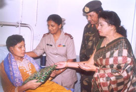 The GOC-in-C of the Northern Command, Lt-Gen Hari Prasad, and his wife with Mariam Begum at Command Hospital in Udhampur 