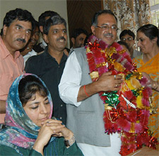 PDP candidate Tariq Hameed Qarra with PDP president Mehbooba Mufti and party supporters
