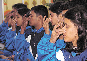 Yoga students perform at Aarogya Mela 2004