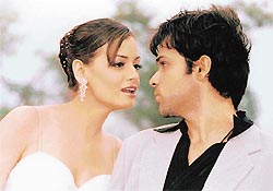 Emran Hashmi and Diya Mirza in a scene from Tumsa Nahin Dekha