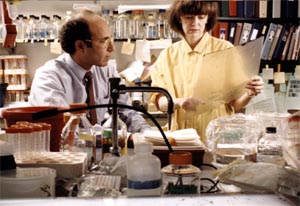 File photo of US scientists Richard Axel (left) and Linda Buck who  won the 2004 Nobel Prize for Medicine. 