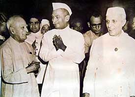 Pt Jawaharlal Nehru and Dr Rajendra Prasad with Raizada Hans Raj (extreme left) during their visit to Dalhousie in 1954.