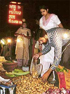 A rate-display electronic screen was put for the first time at the apni mandi in Sector 33 in Chandigarh