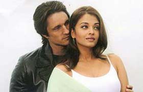Martin Henderson and Aishwarya Rai in Bride and Prejudice