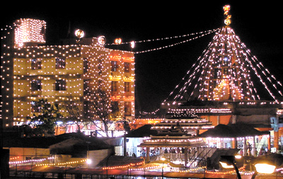 Jhandewalan Temple has been decked up for the Navratra festivities