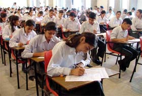 Students appear for GK test organised at BVM School by the ABVP
