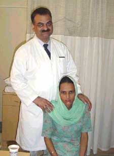 Dr Navin Raina of Fortis Hospital with Mrs. Baljinder Kaur