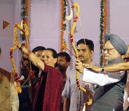 Prime Minister Manmohan Singh and Congress President Sonia Gandhi