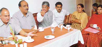 Mr V.K. Kapoor, Mr R.K. Kakkar, Mr S S Goel, Mr Naresh Rawal, Ms Jalmegha Dahiya and Ms Renuka Rai Walia , address a press conference at Panchkula
