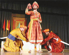 Artistes of the Rafi Peer Theatre Group from Lahore enact Patay Khan at Guru Nanak Dev Bhawan in Ludhiana