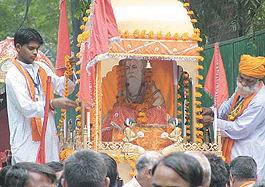 Shoba Yatra on the occasion of Balmiki Jayanti in the Capital on Thursday.